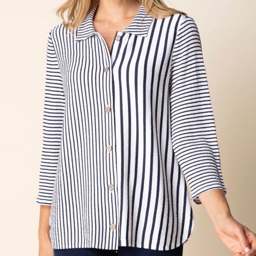 Habitat Blue White Striped Crinkle Knit 3/4 Sleeve Button Down Strwtch Top Small